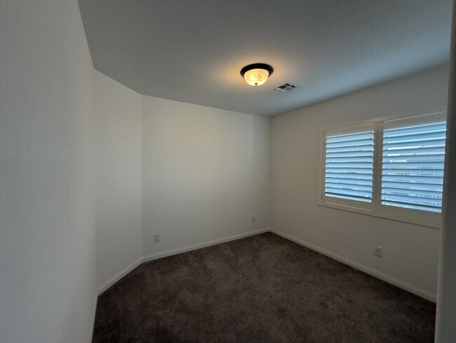 Building Photo - 7008 W Steele Canyon St