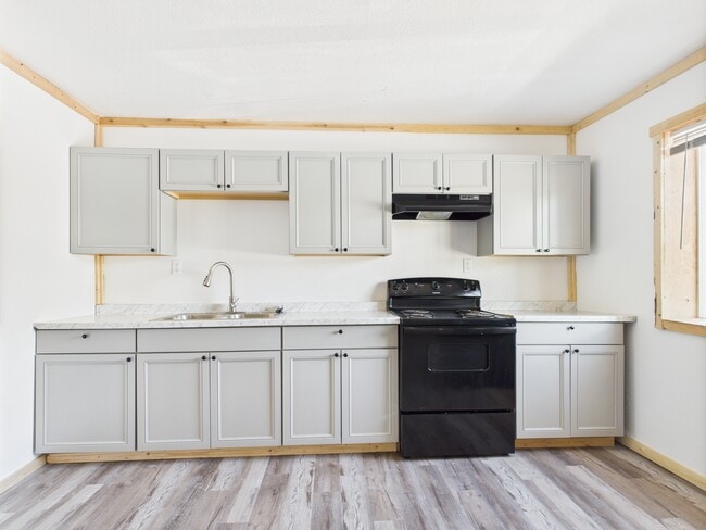 Building Photo - 2881 Elvira Ave