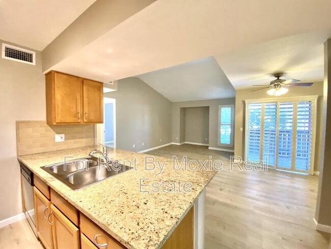 Building Photo - 200 E Southern Ave