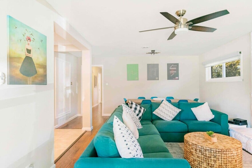 Building Photo - 1919 Puritan Dr