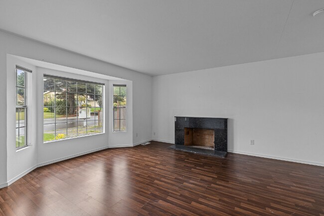Building Photo - 29021 13th Ave S