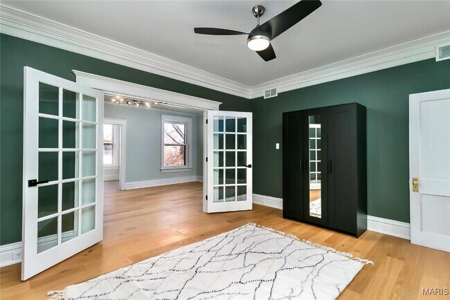 Building Photo - 4166 Russell Blvd