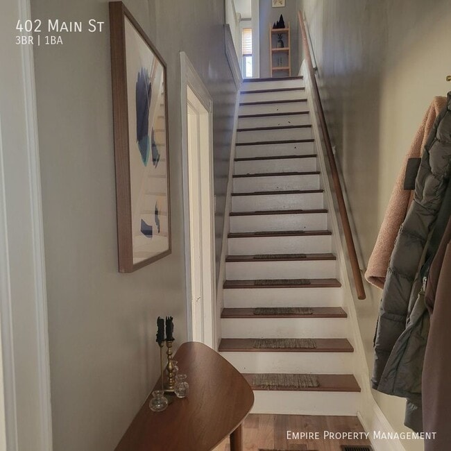 Building Photo - 3 Bedroom / 1 bathroom Home in Hellertown!!