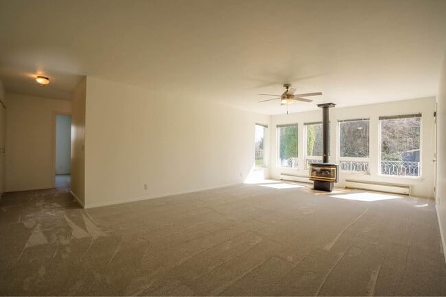 Building Photo - 402 Upper Humbird Dr