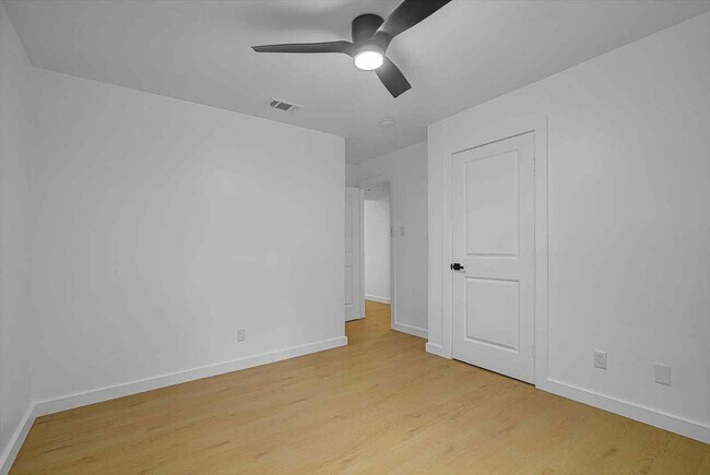 Building Photo - 2805 2nd Ave N