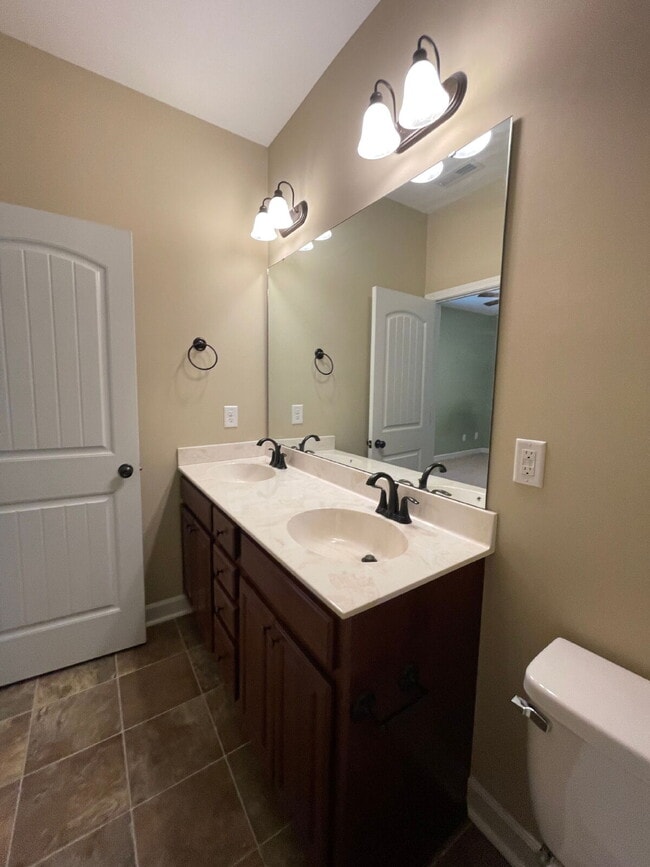 Building Photo - ADORABLE 3 BR, 2 BA HOME IN PLANTATION POINT! *SPRING CREEK SCHOOL DISTRICT*