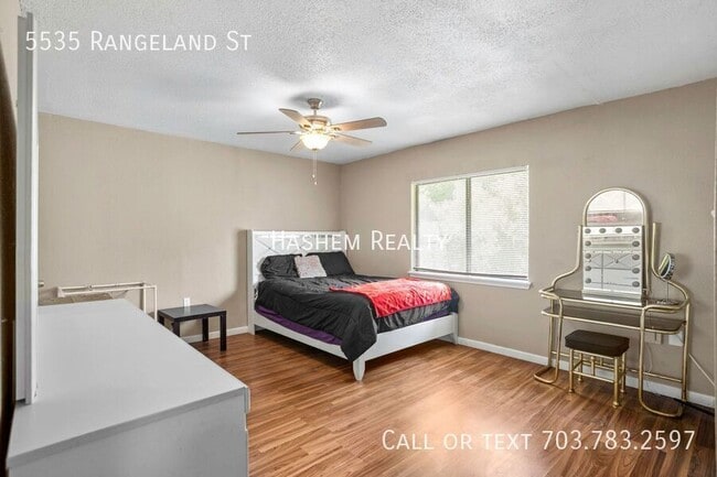 Building Photo - 5535 Rangeland St