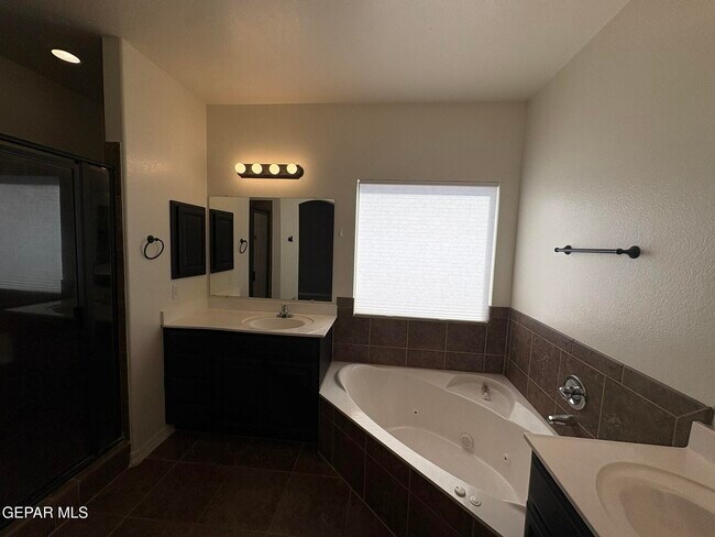 Building Photo - 12220 Branell Ln