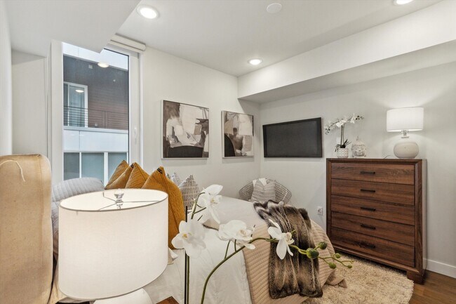 Building Photo - 1102 Germantown Ave