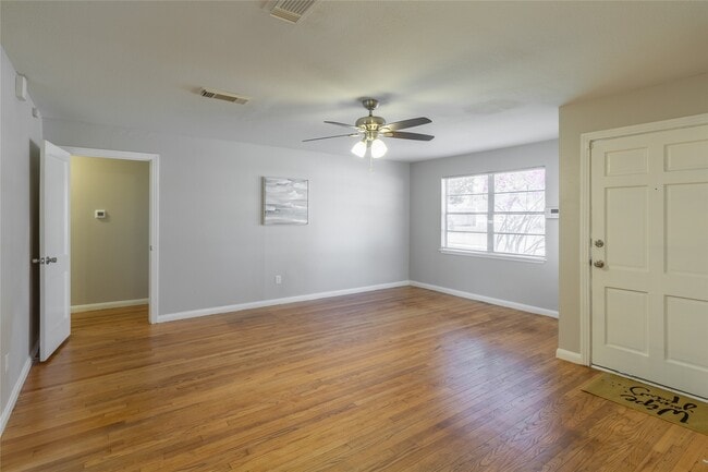 Building Photo - 313 Evans St