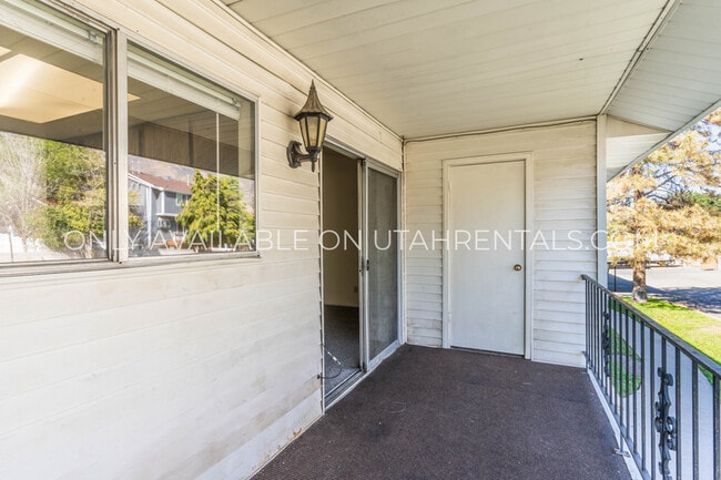 Building Photo - 2416 E 6895 S