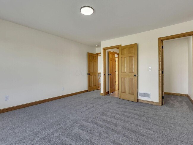 Building Photo - Your country retreat awaits!