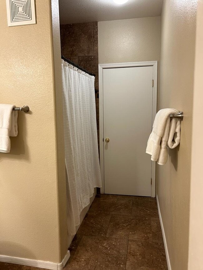 Building Photo - 13700 N Fountain Hills Blvd