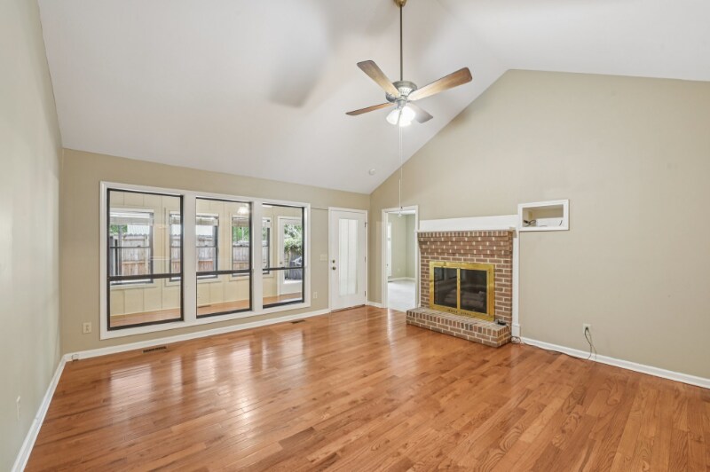 Building Photo - 507 Apple Ln