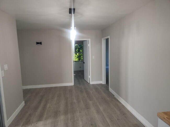 Building Photo - 3450 Cherokee Ave