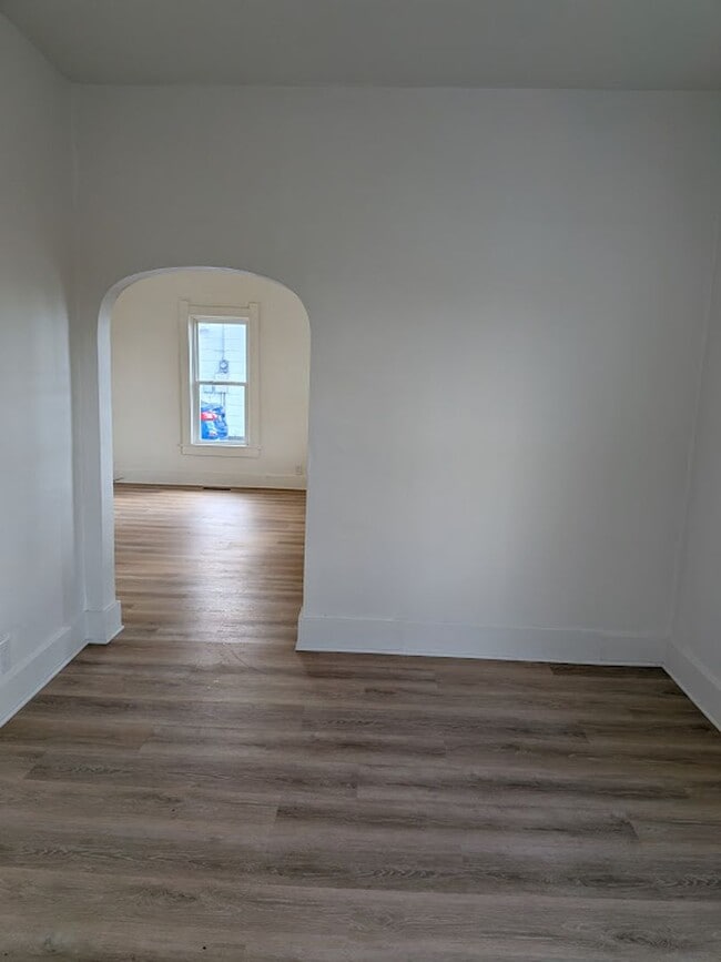 Building Photo - 622 Beckham St