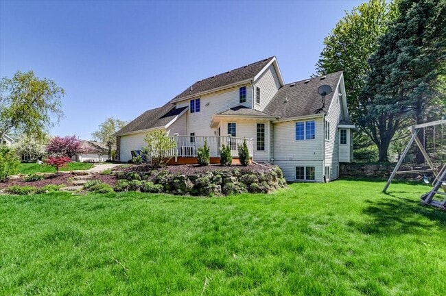 Building Photo - Beautifully updated 4 bedroom home in Southbridge, Waunakee