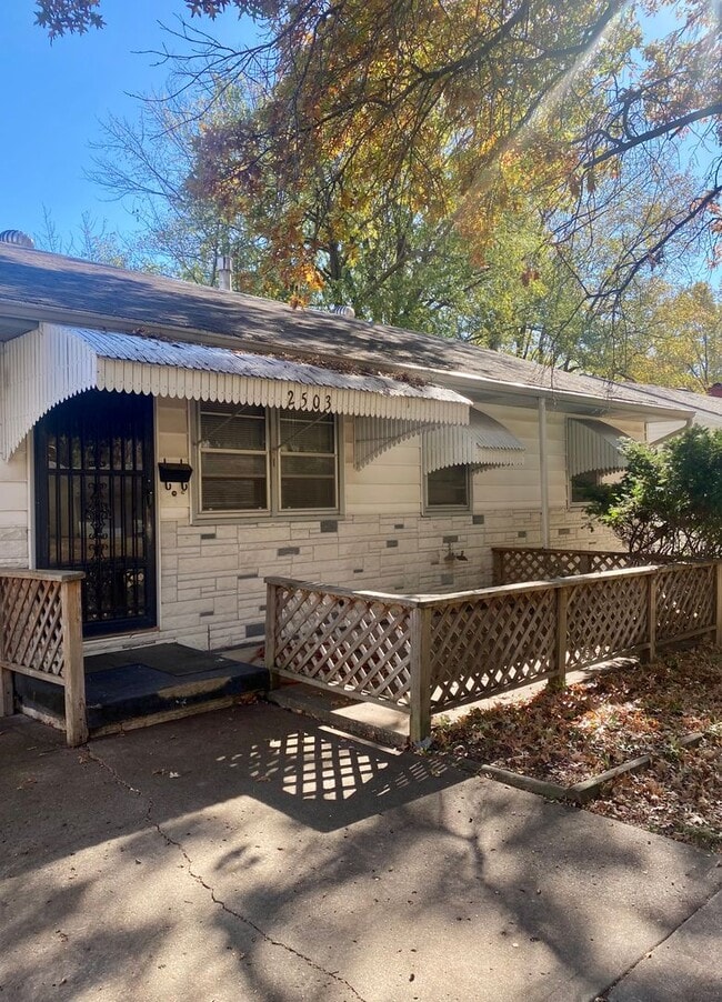 Building Photo - 2503 S Crescent Ave