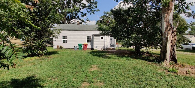 Building Photo - 3 bedroom home in Petersburg