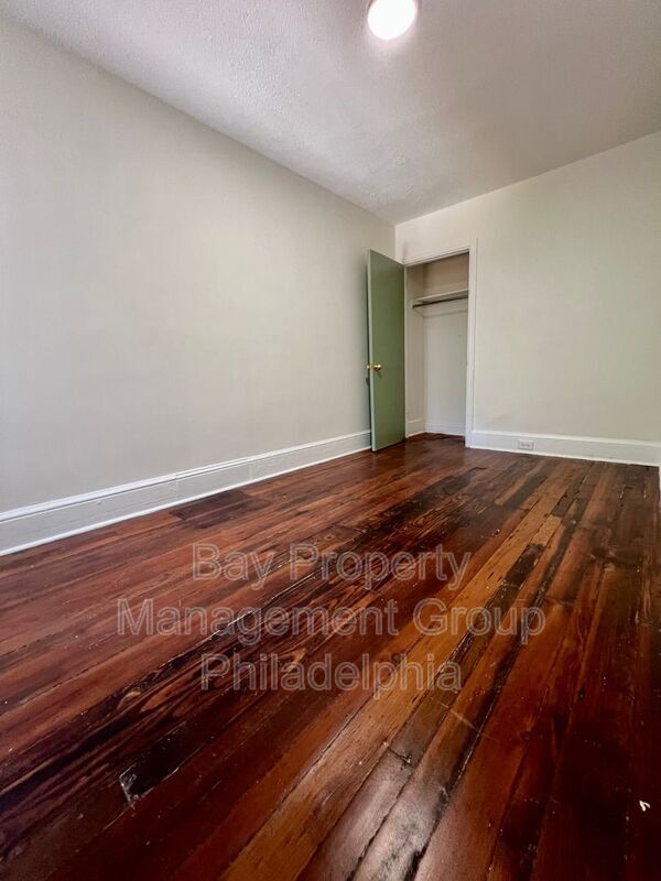 Building Photo - 43 E Collom St