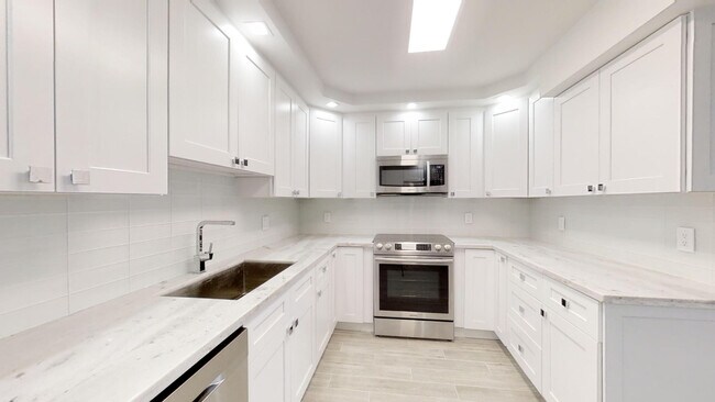 Building Photo - 3980 Oaks Clubhouse Dr