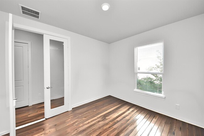 Building Photo - 21111 Vancherry Dr