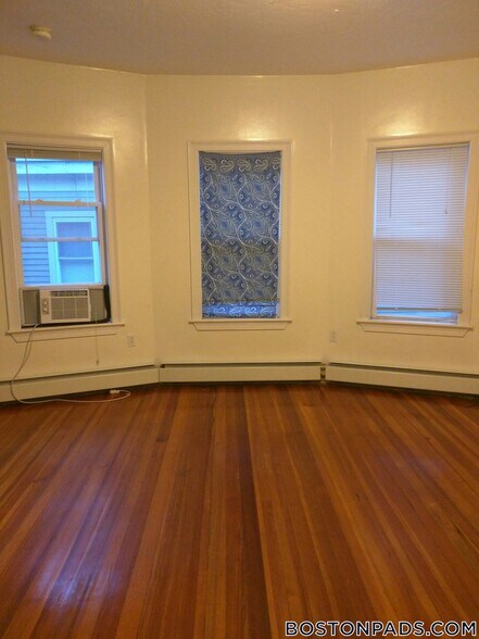 Building Photo - 161 Union St