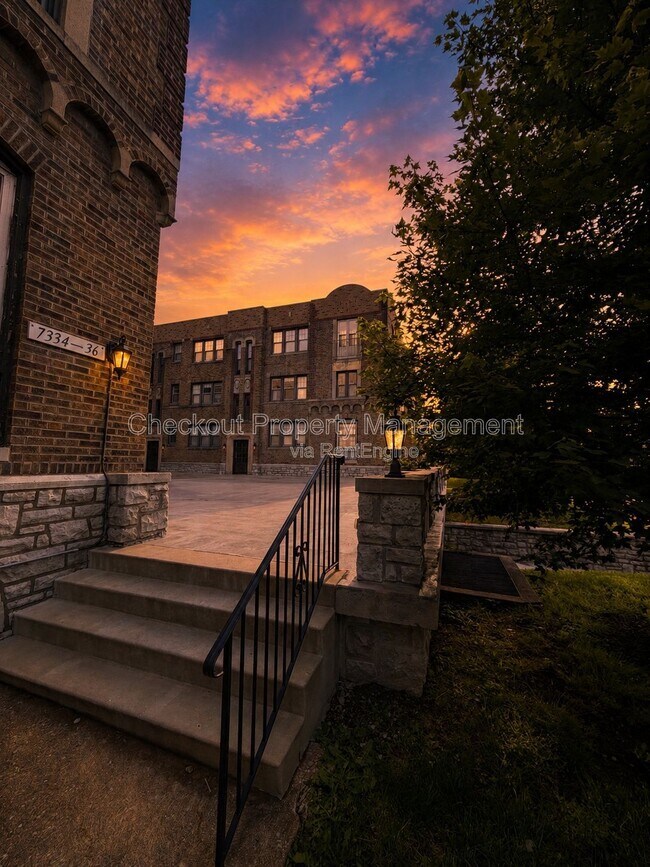 Building Photo - 7340 Forsyth Blvd