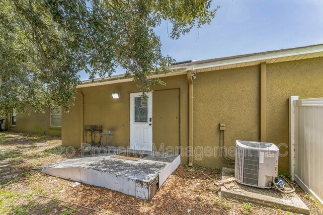 Building Photo - 465 Rio Grande Ln