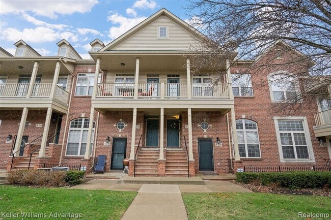 Building Photo - 420 Old Pine Way