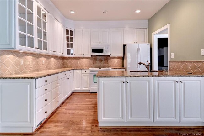 Building Photo - 3415 Avery Cir