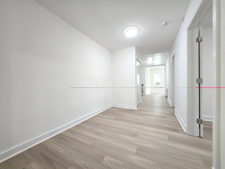 Building Photo - 4526 Avondale St