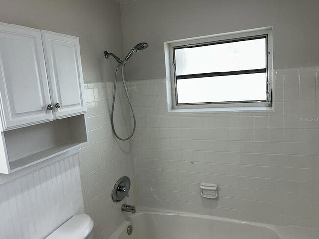 Building Photo - 1241 Pilgrim Rd