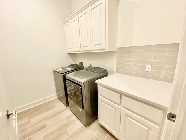 Building Photo - 6009 Cimarron Rdg Ln