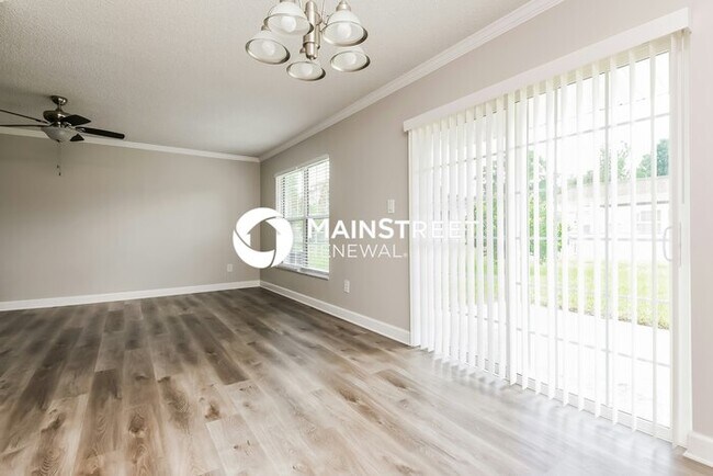 Building Photo - 3 Bedroom Pet-Friendly Home in ALTAMONTE SPRINGS, FL with Main Street Renewal