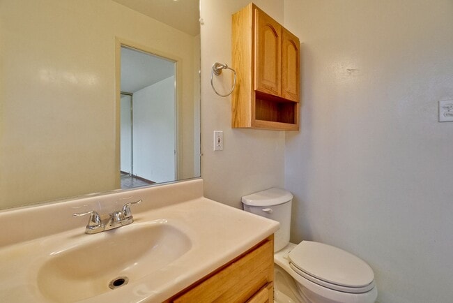 Building Photo - 1109 White Cliff Dr