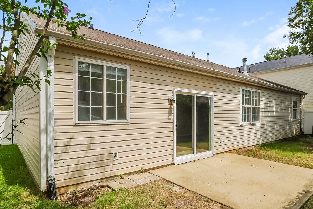 Building Photo - 8707 Meadowmont View Dr