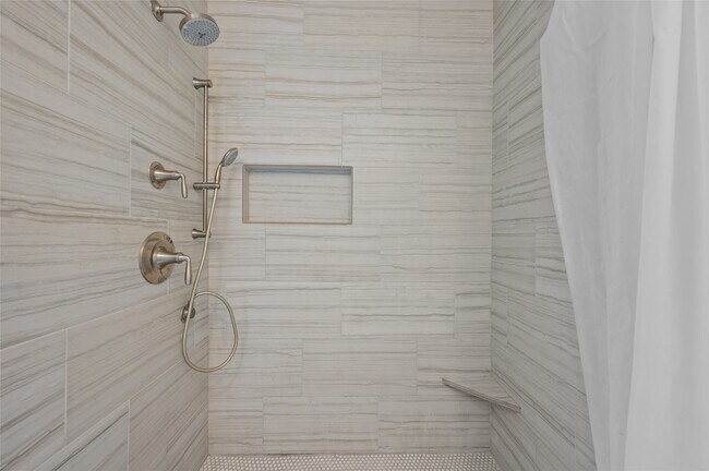 Building Photo - 4702 Bayou Vista Dr