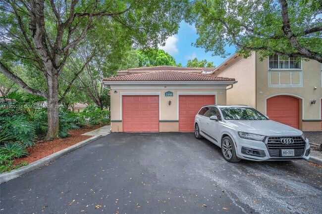 Building Photo - 2498 Centergate Dr