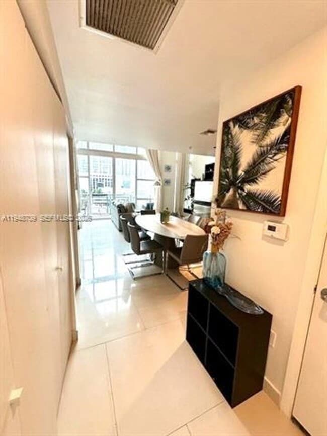 Building Photo - 253 NE 2nd St