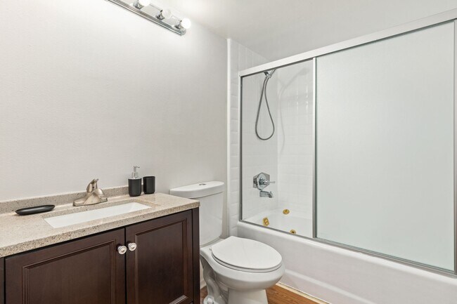 Building Photo - 10777 Ashton Ave