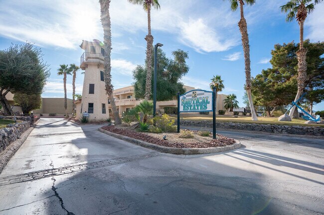 Building Photo - 935 Genoa Dr