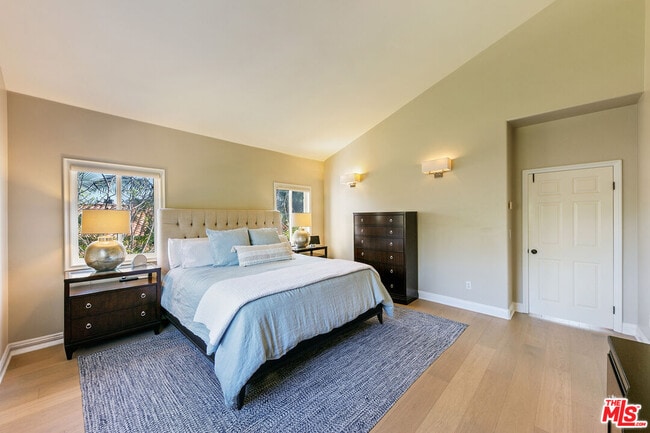 Building Photo - 28905 W Beach Ln