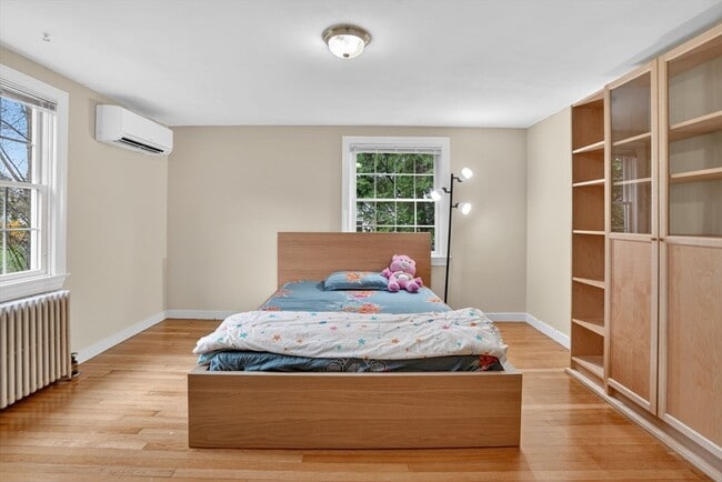 Building Photo - 13 Pleasant St