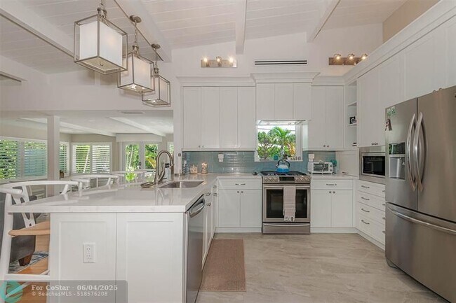 Building Photo - 1936 Harbour Inlet Dr