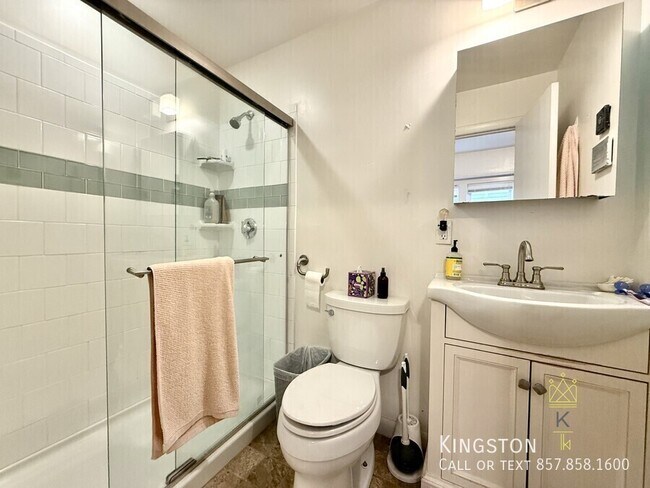 Building Photo - 202 St Paul St