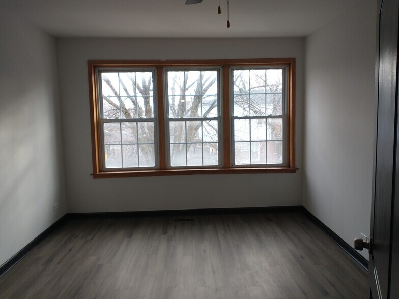 Building Photo - 2516 W Pratt Blvd