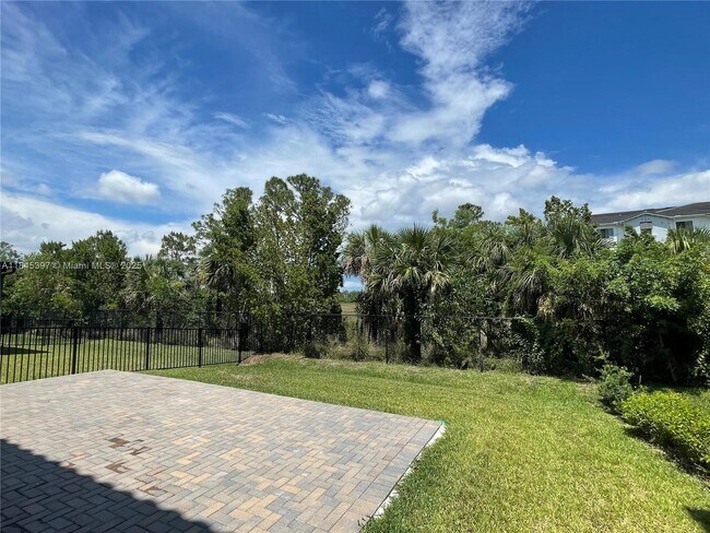 Building Photo - 8951 Madrid Cir