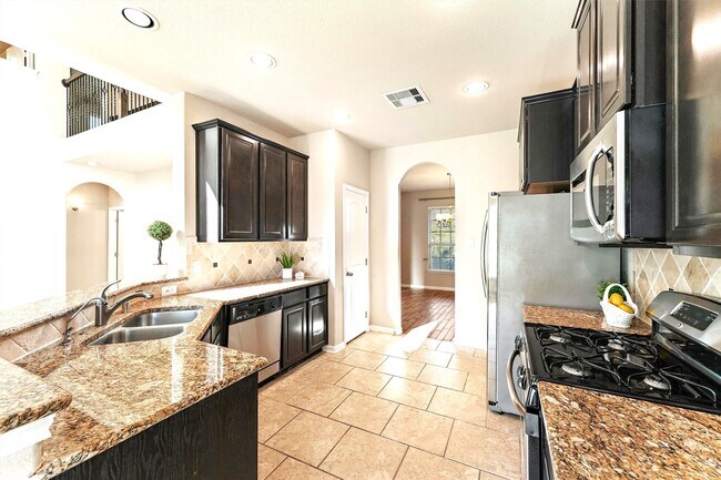Building Photo - 91 West Wading Pond Circle