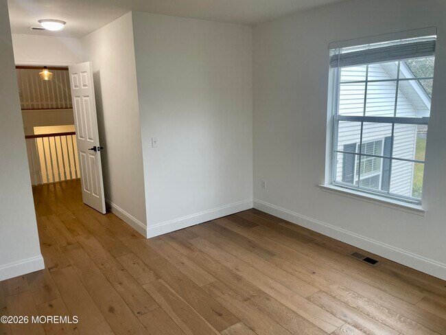 Building Photo - 44 Racquet Rd